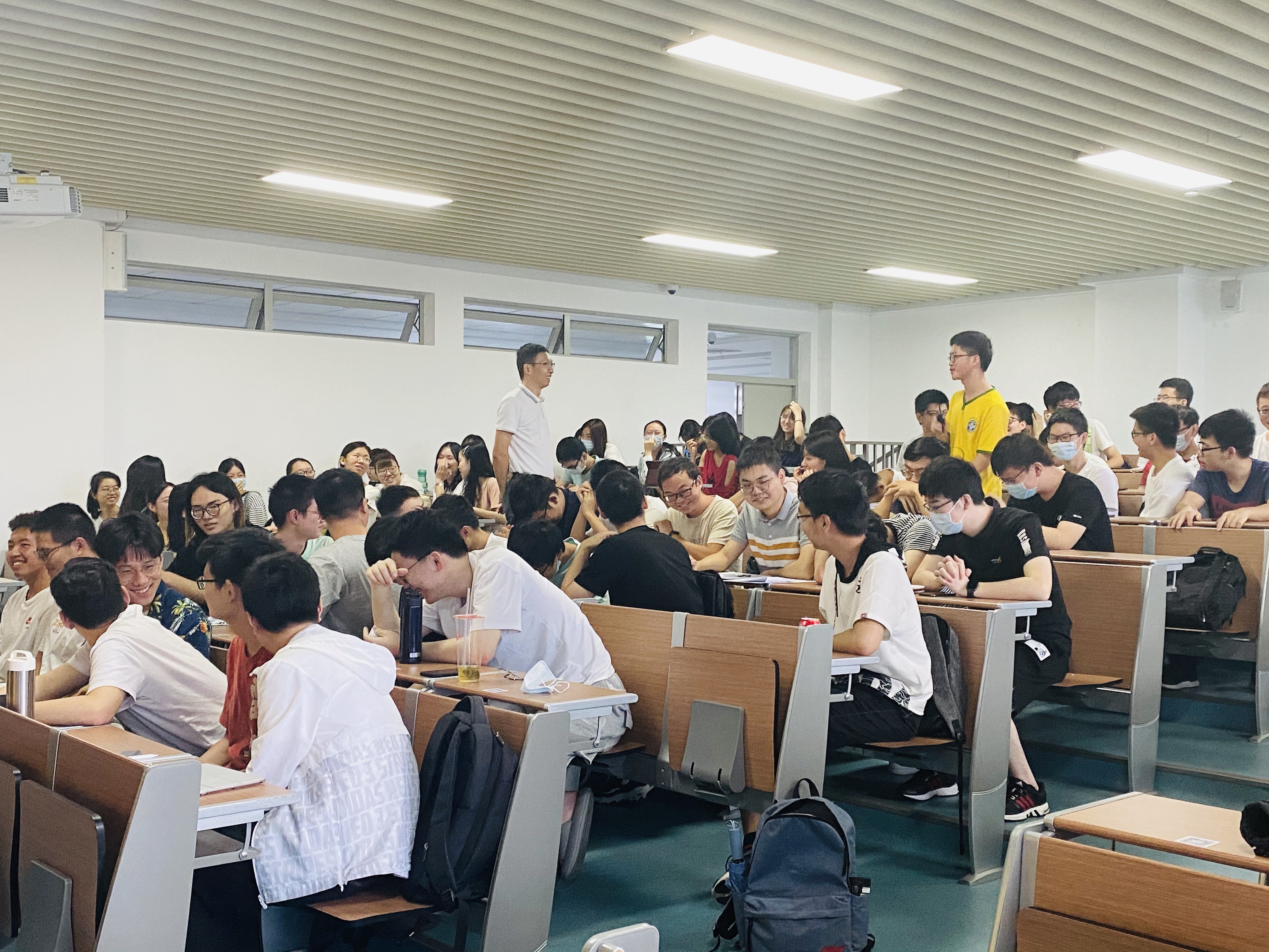 1602553739868000354.jpg 开学第一课 3.jpg