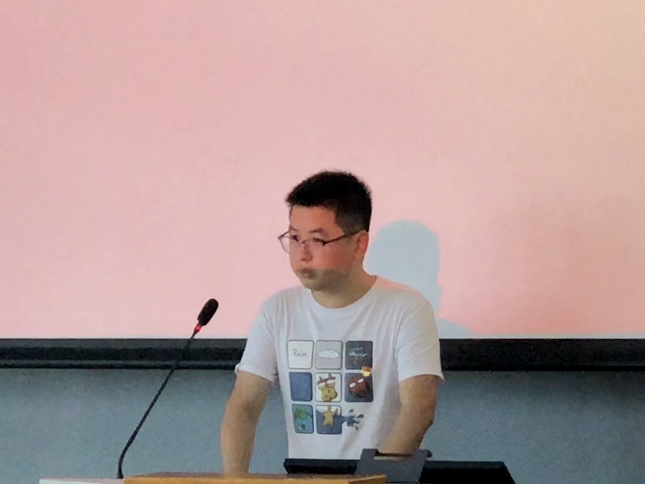 1595319742416004155.jpg 刘英杰现场演讲.jpg