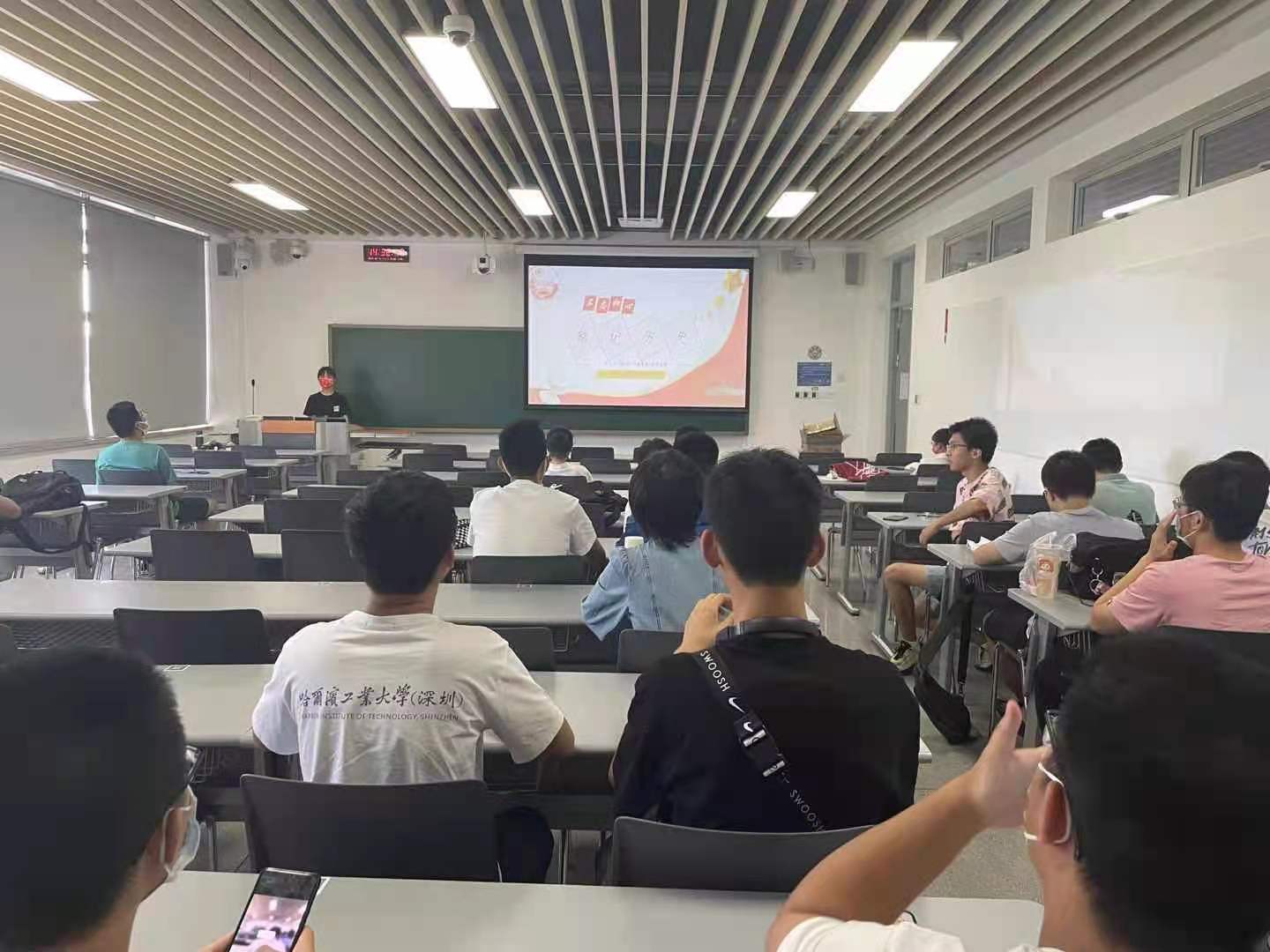 1636089874093030345.jpg 主持人开场白.jpg