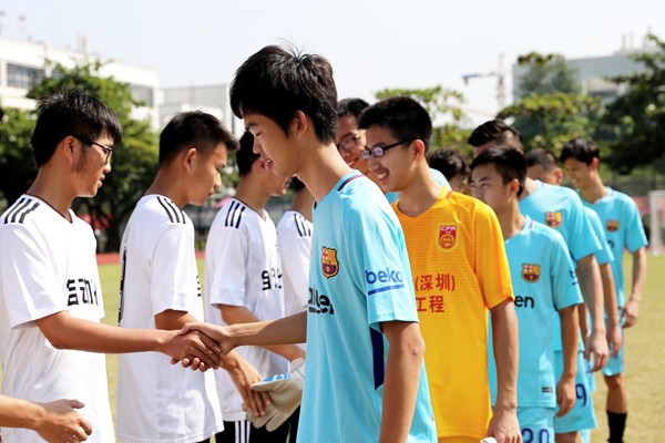 1508748258916059398.jpg 赛前握手_副本.jpg