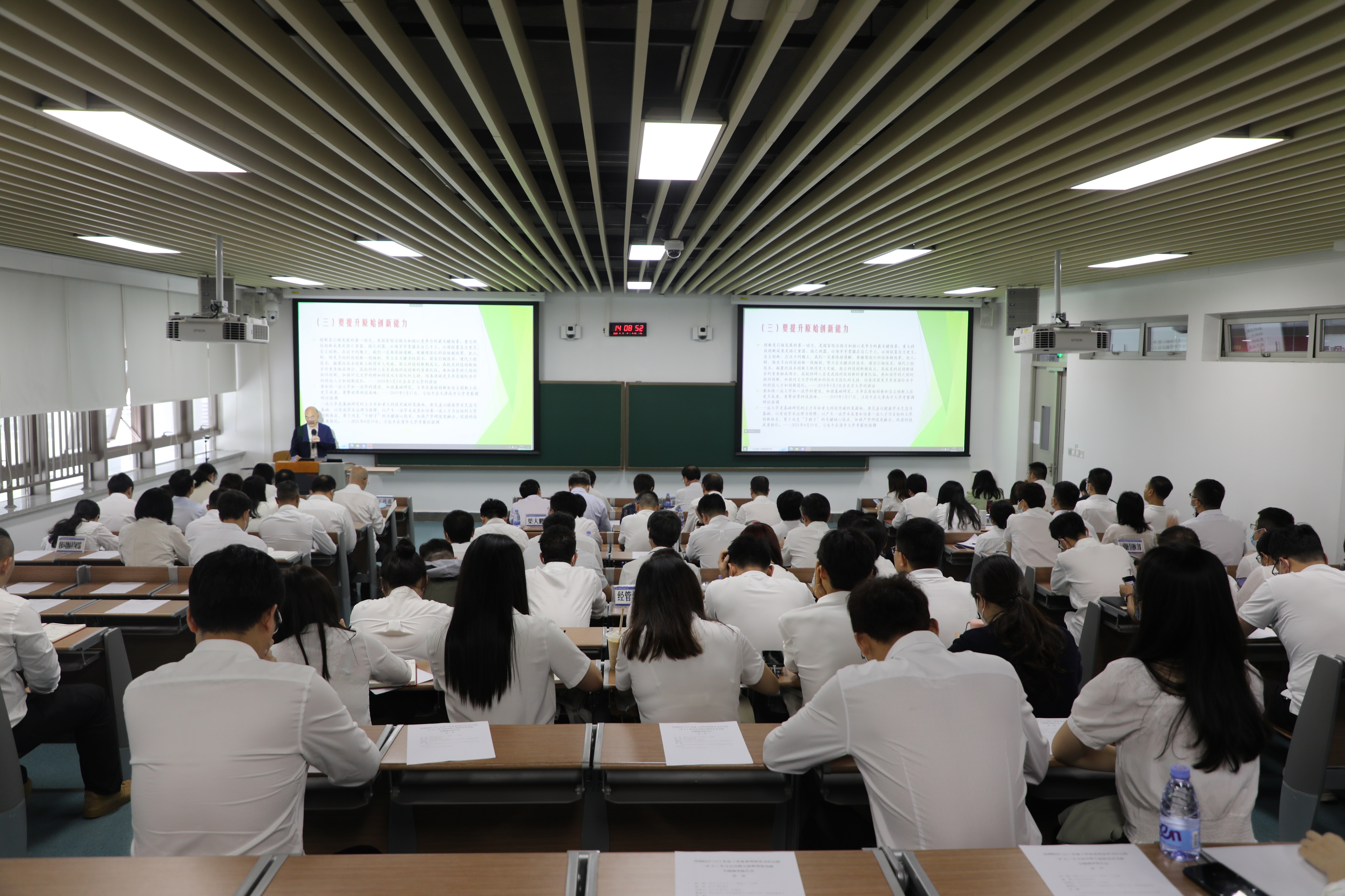 8P6A9906.jpg